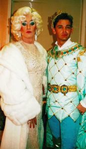 299161_426674684091125_278198744_n